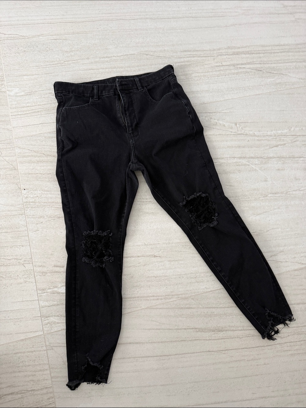 EUC American eagle dream Jean Black Distressed size 12